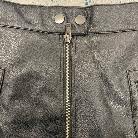 Free People Women's Faux Leather Mini Skirt Black High Rise A Line - Size 4 - Picture 3 of 10